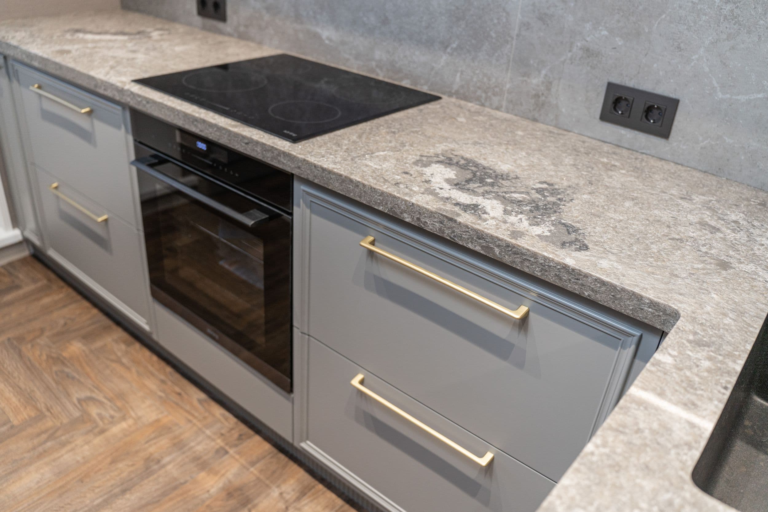 ТВ-зона во всю стену