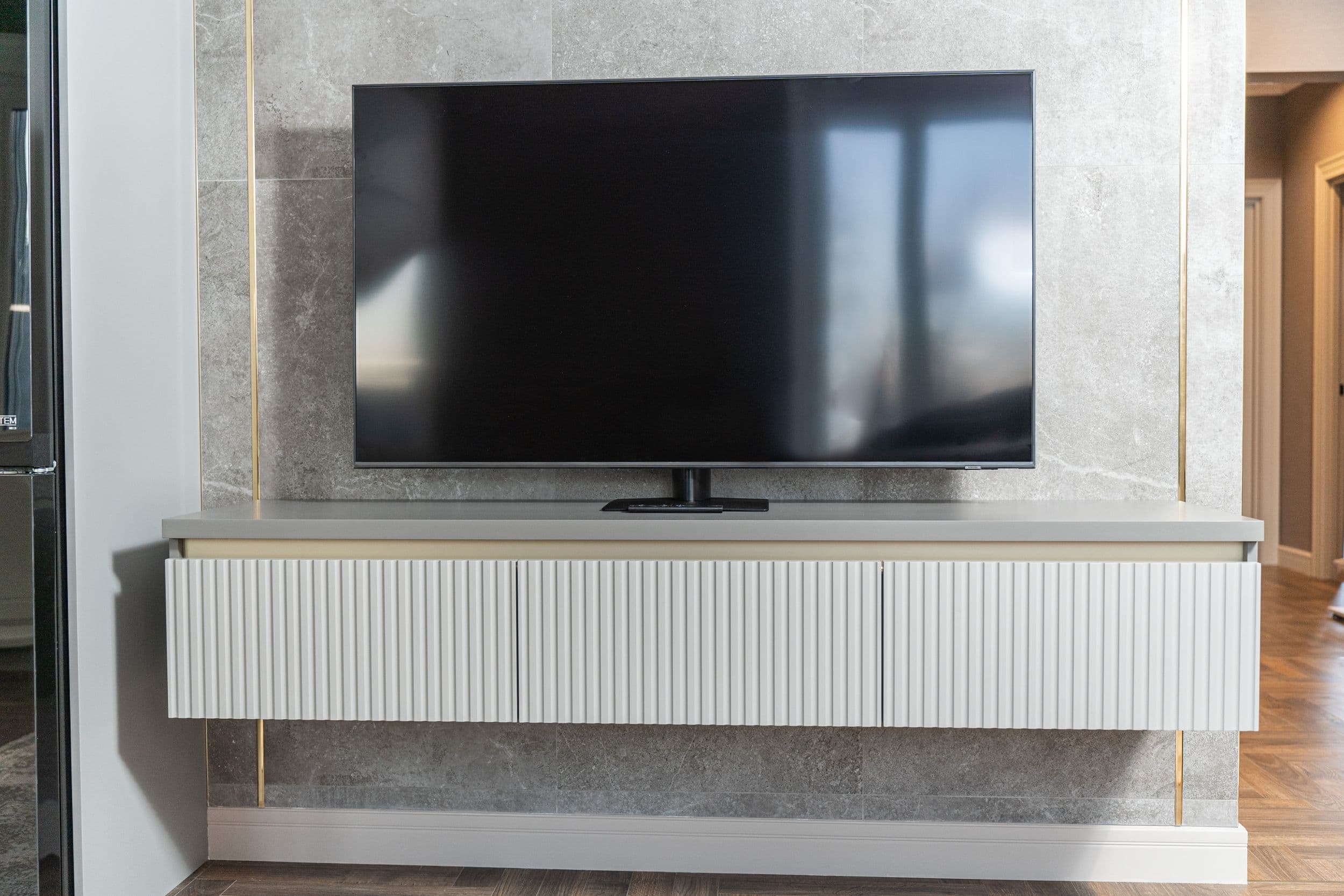 Компактная кухня в студии