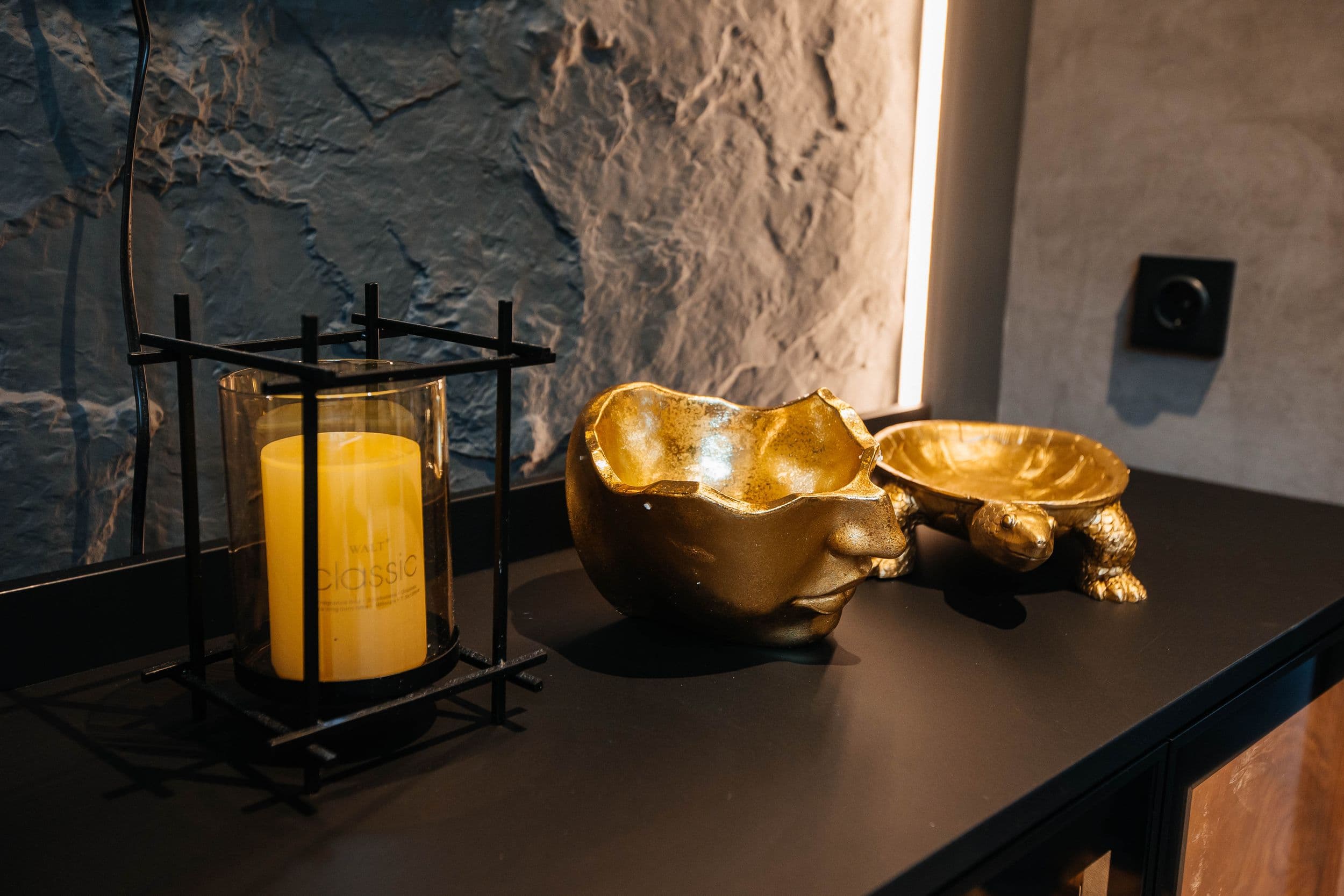 Кухня — пенал с техникой