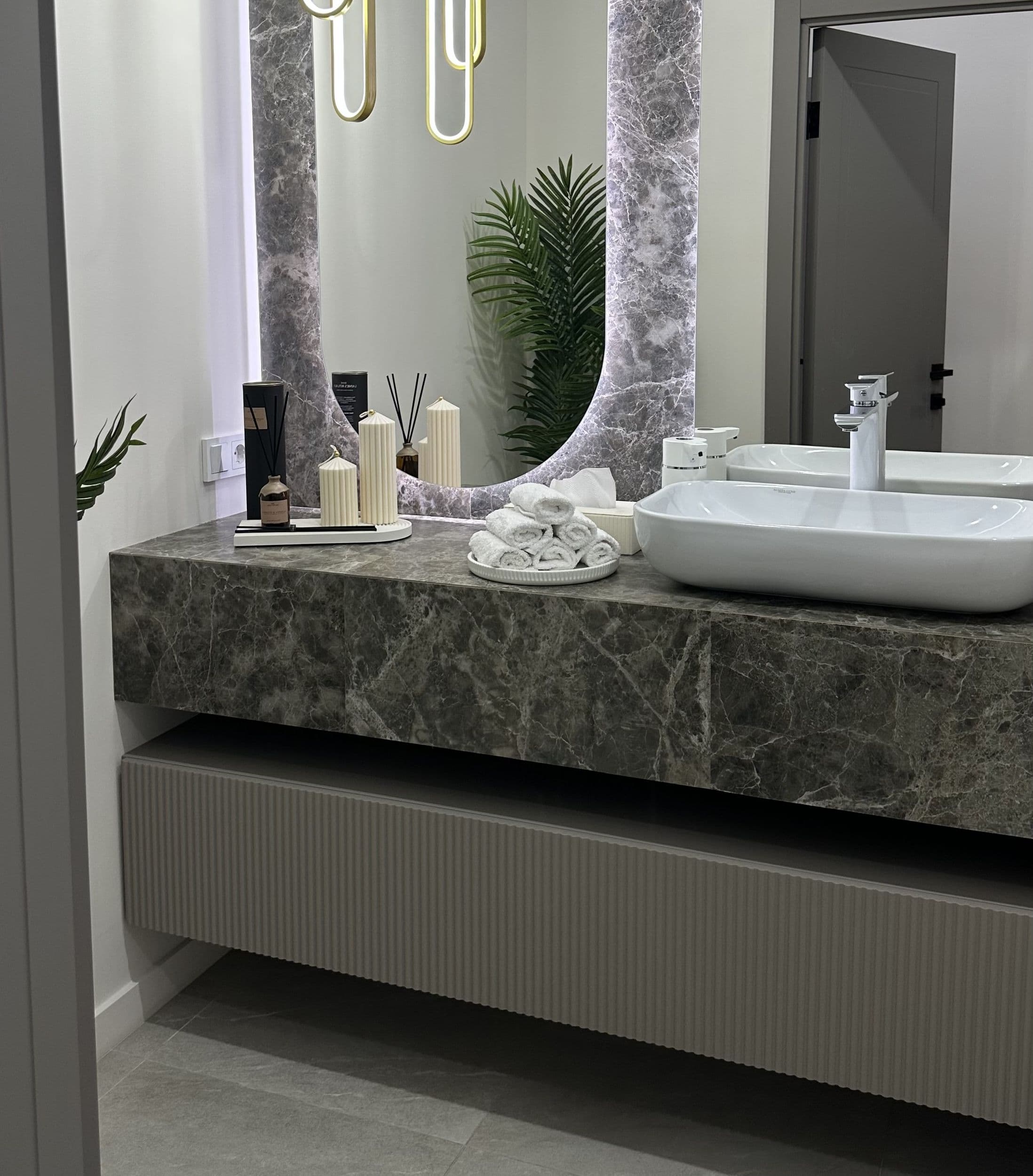 Минималистичная гардеробная