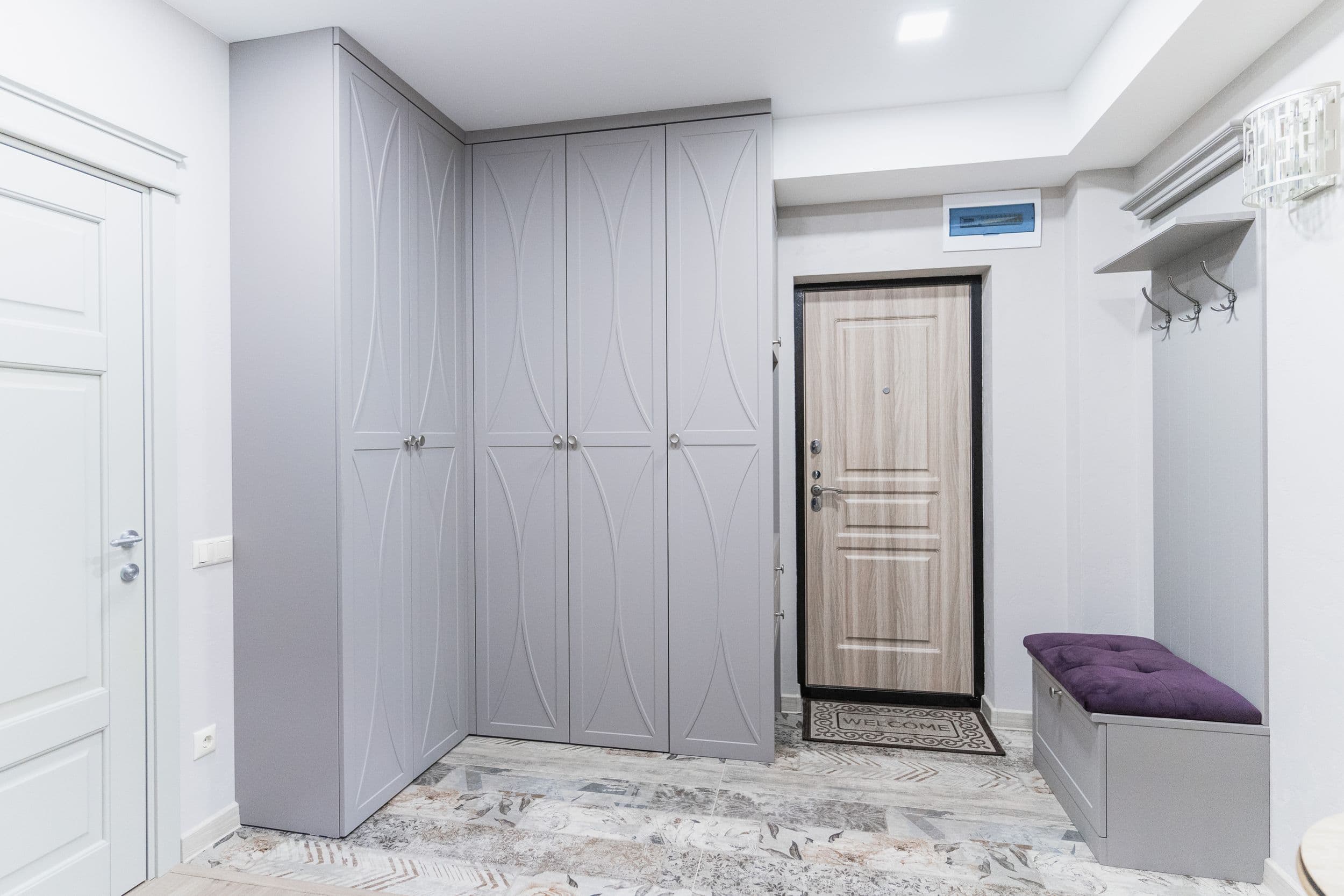 Прихожая с банкеткой