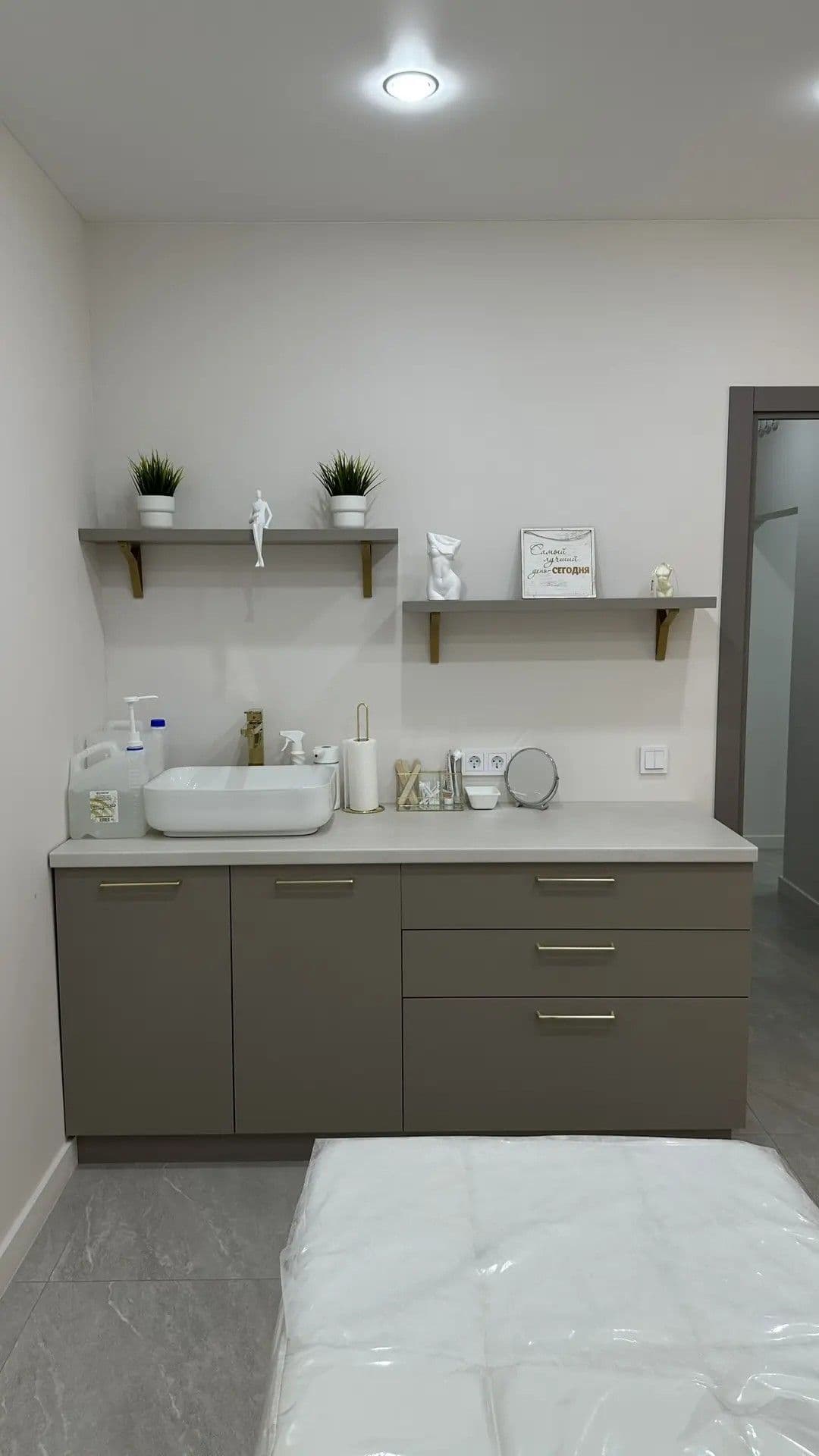 Квартира под ключ — кухня и гостиная