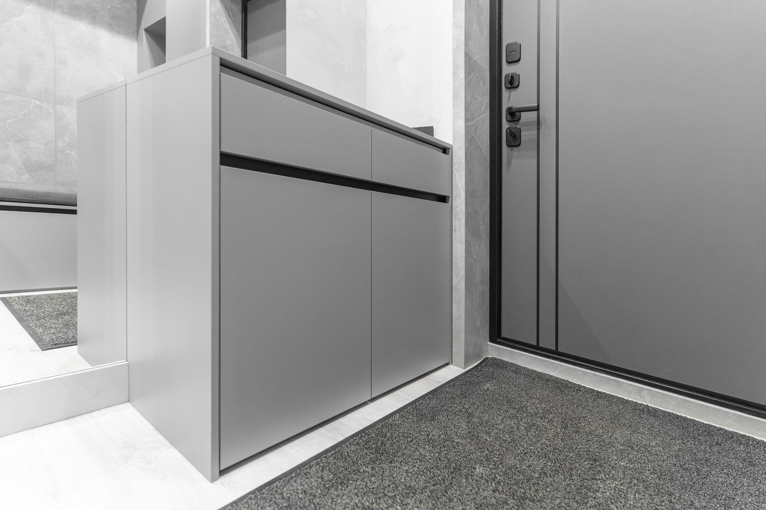 Прихожая в графите