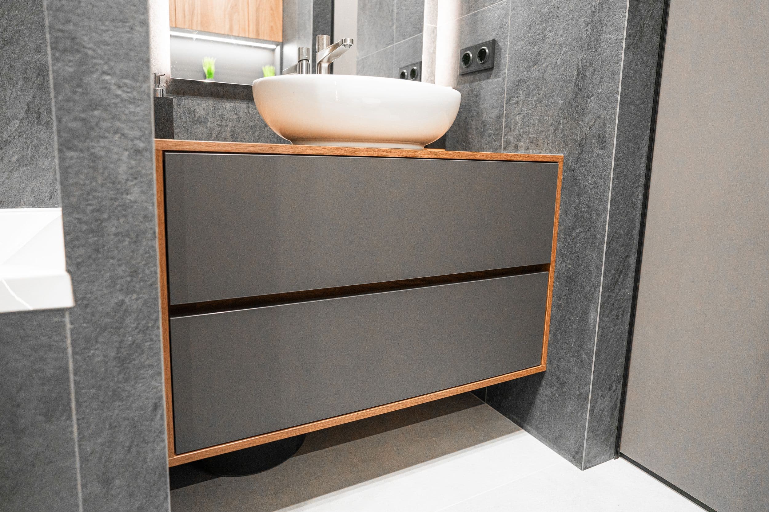 Спальня в шпоне ореха